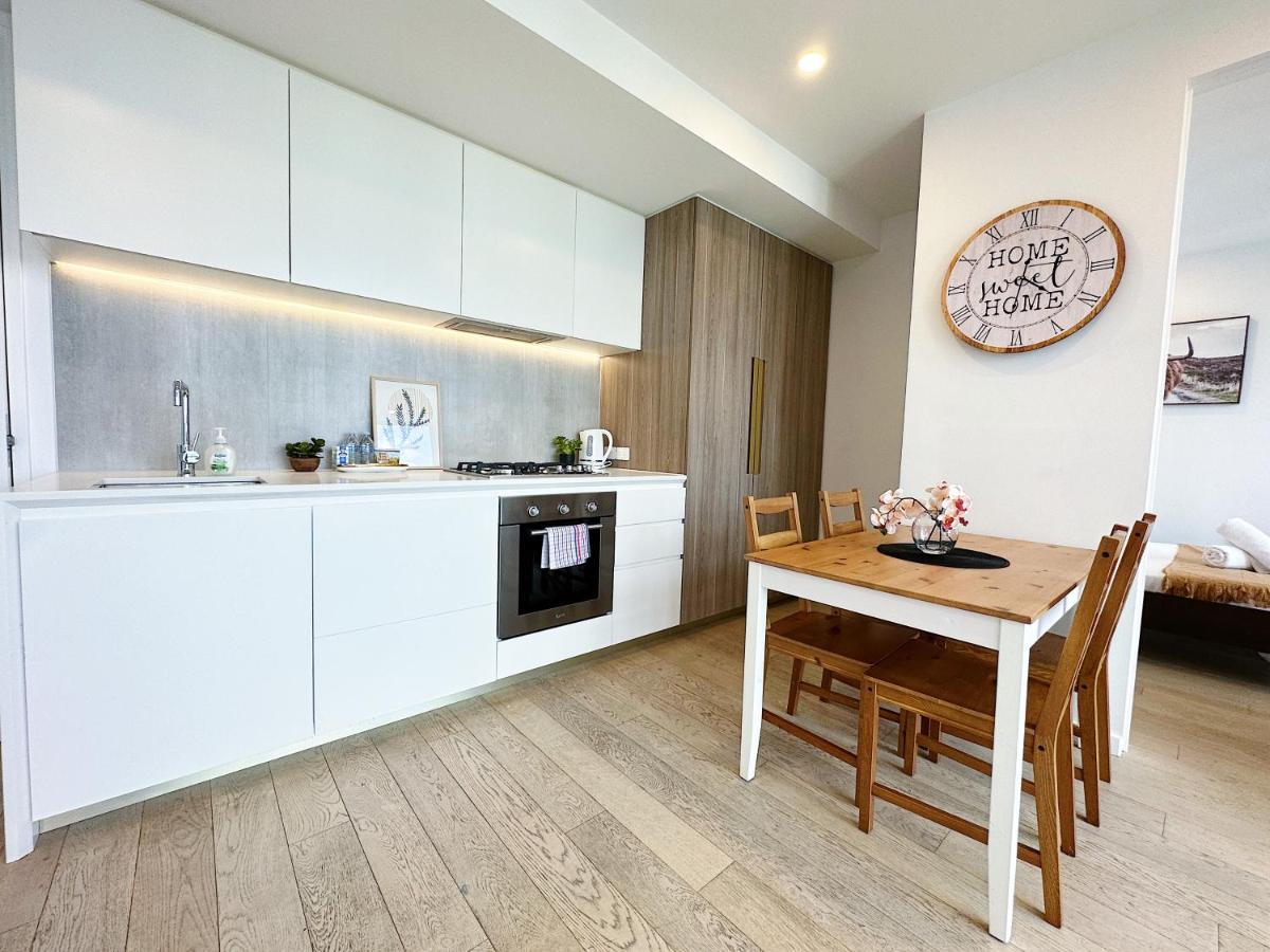 Beautiful Skyview Cbd Highrise 3Beds With Carpark Available Lejlighed Melbourne Eksteriør billede